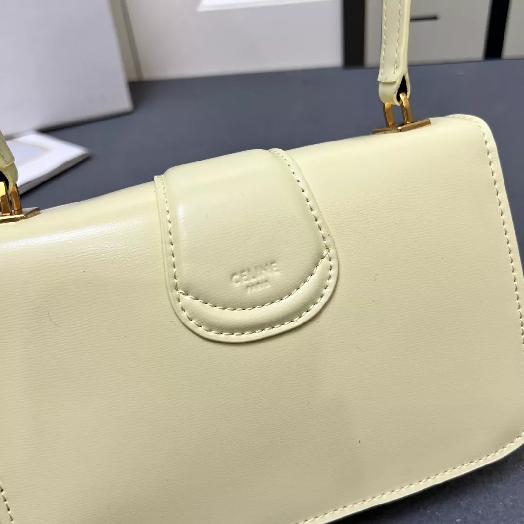 Celine AAA Quality Shoulder Bags For Women Versatile 9509