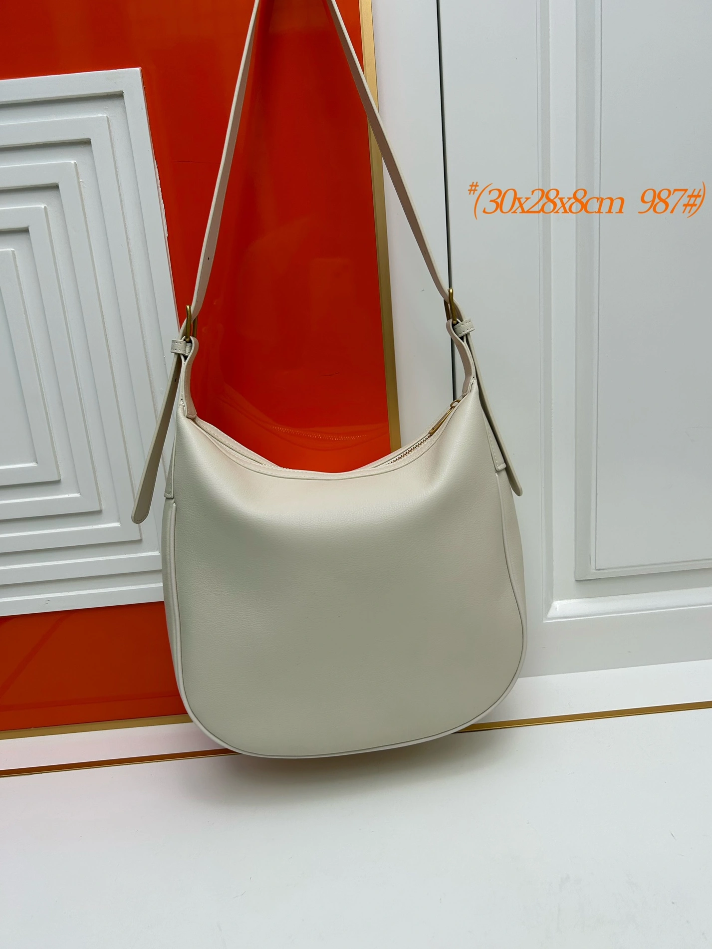 Celine AAA Quality Shoulder Bags For Women Vibrant 2579