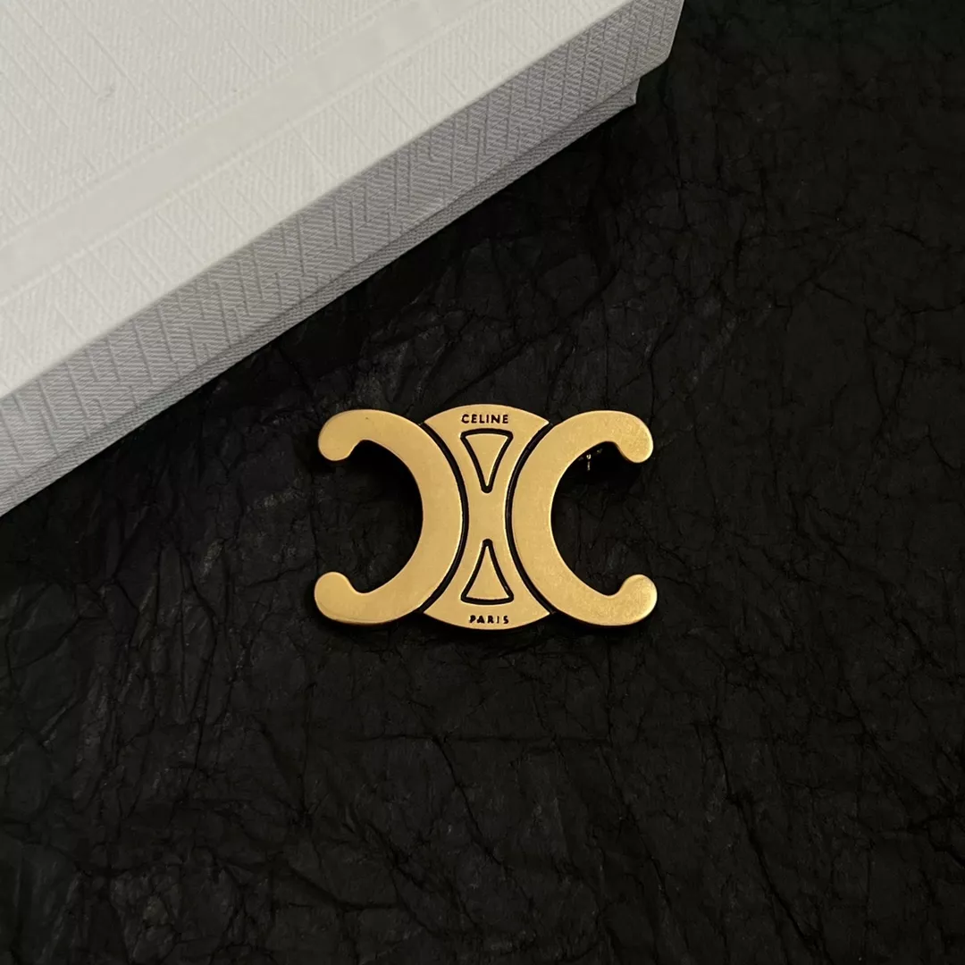 Celine Brooches Elegant 7560