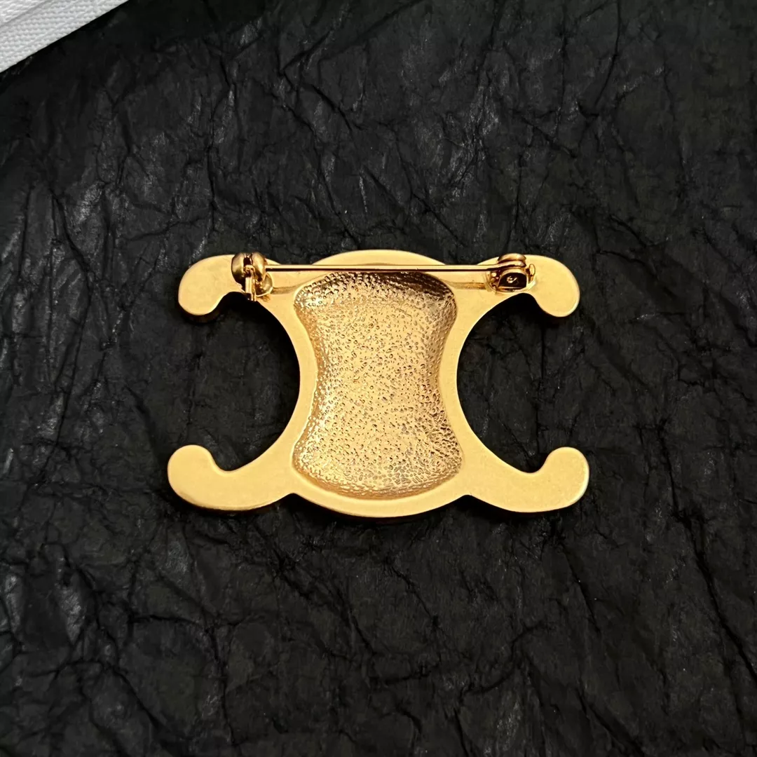 Celine Brooches Elegant 7560