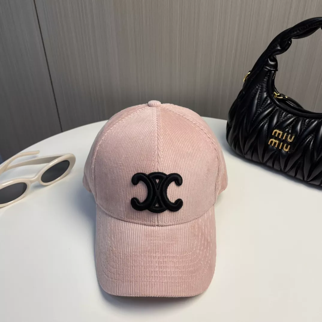 Celine Caps Bold 914