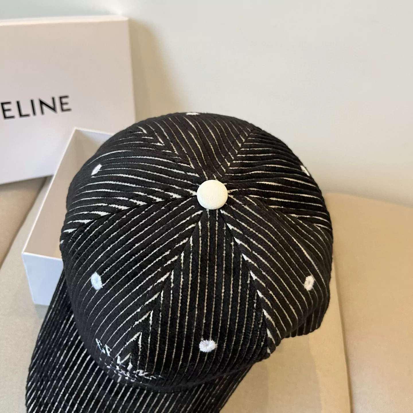 Celine Caps Breathable 1728