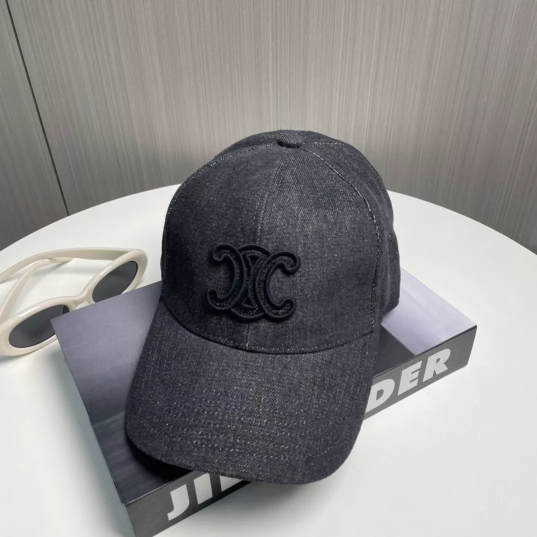 Celine Caps Classic 423