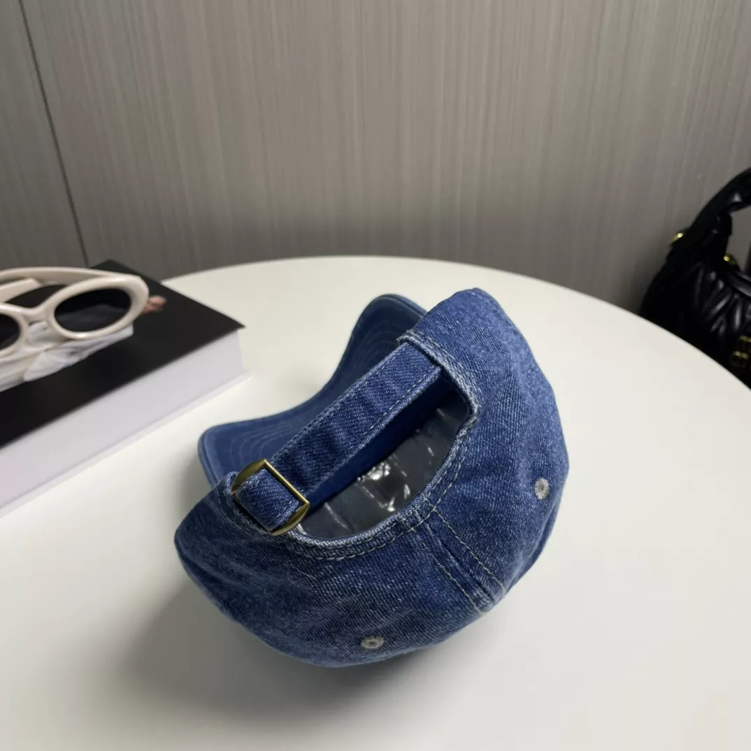 Celine Caps Comfortable 4667