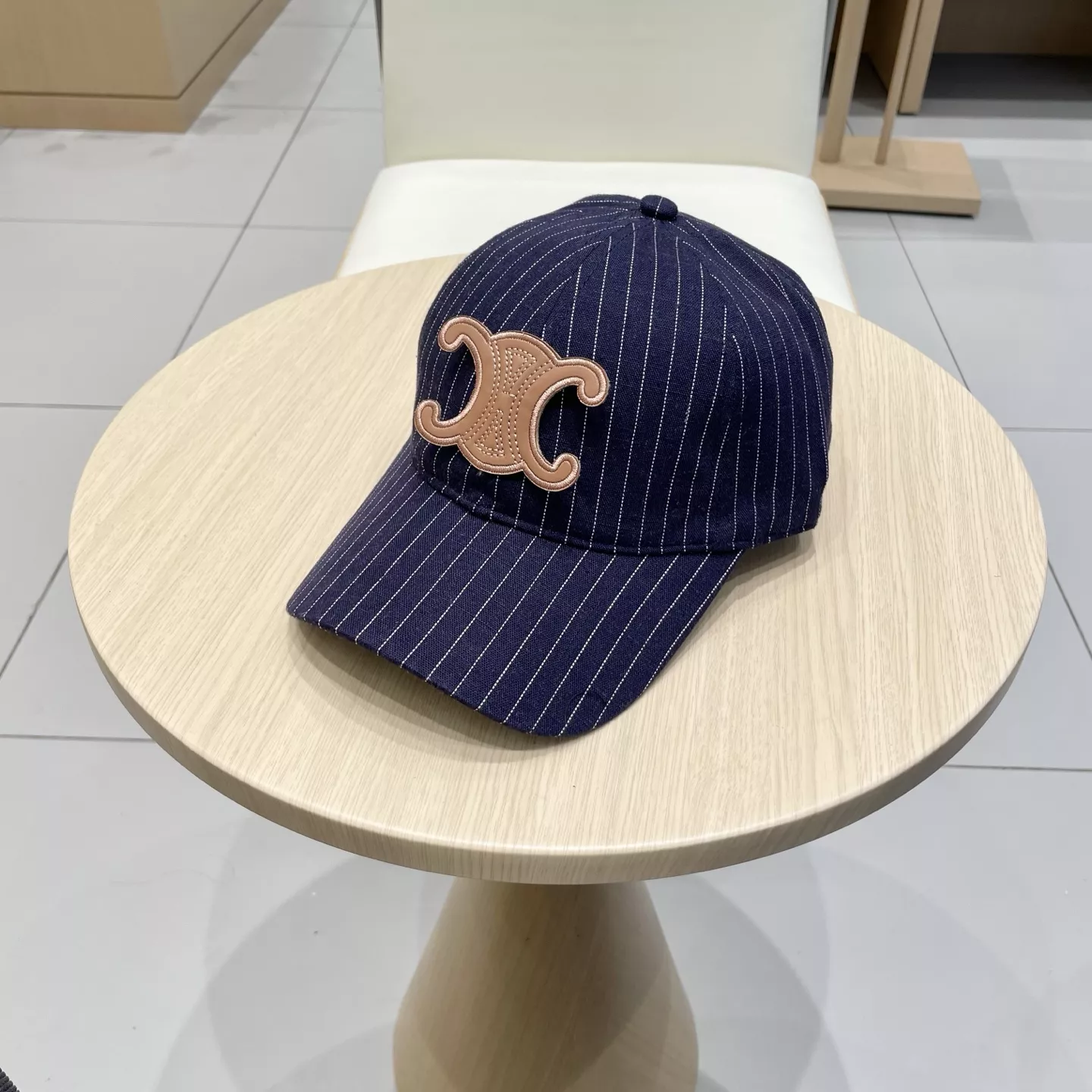 Celine Caps Compact 5010