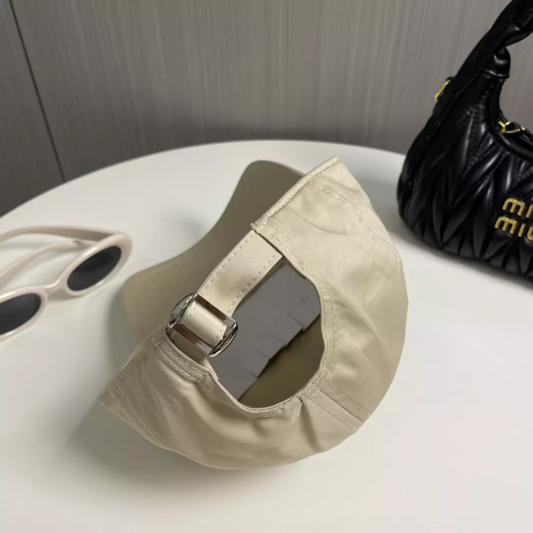 Celine Caps Efficient 6310
