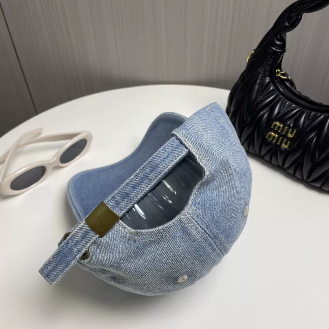 Celine Caps Efficient 7207