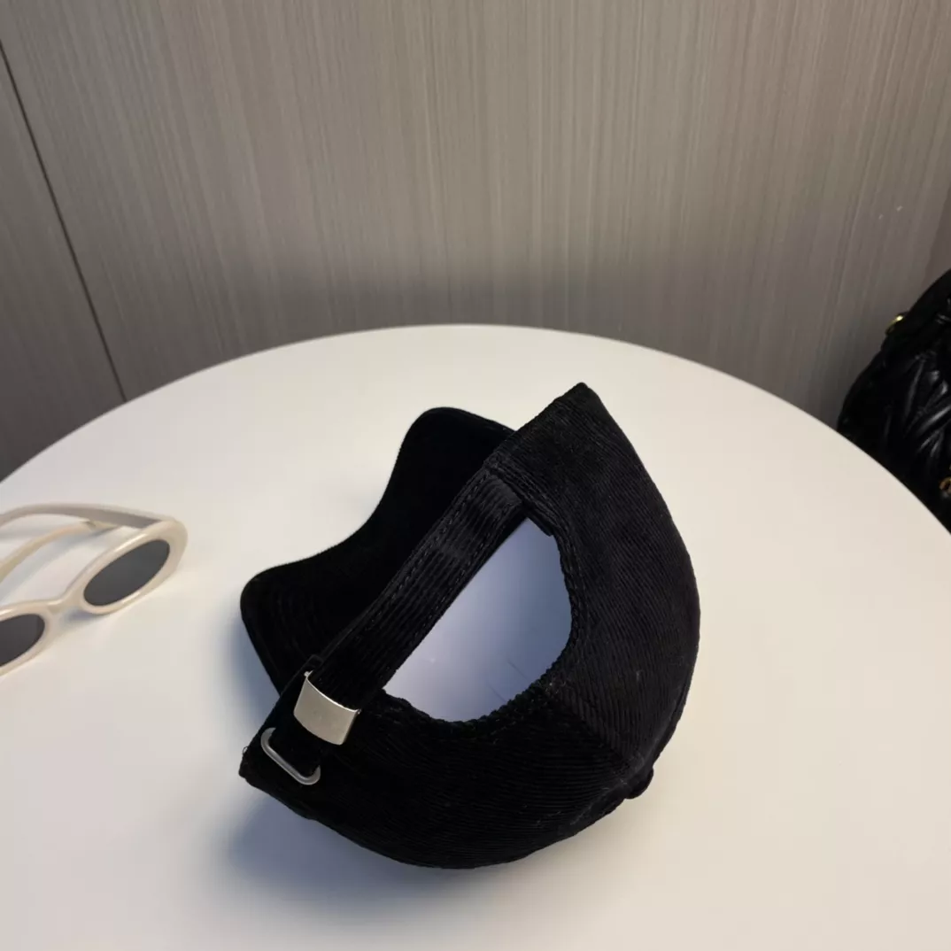 Celine Caps Reliable 5744