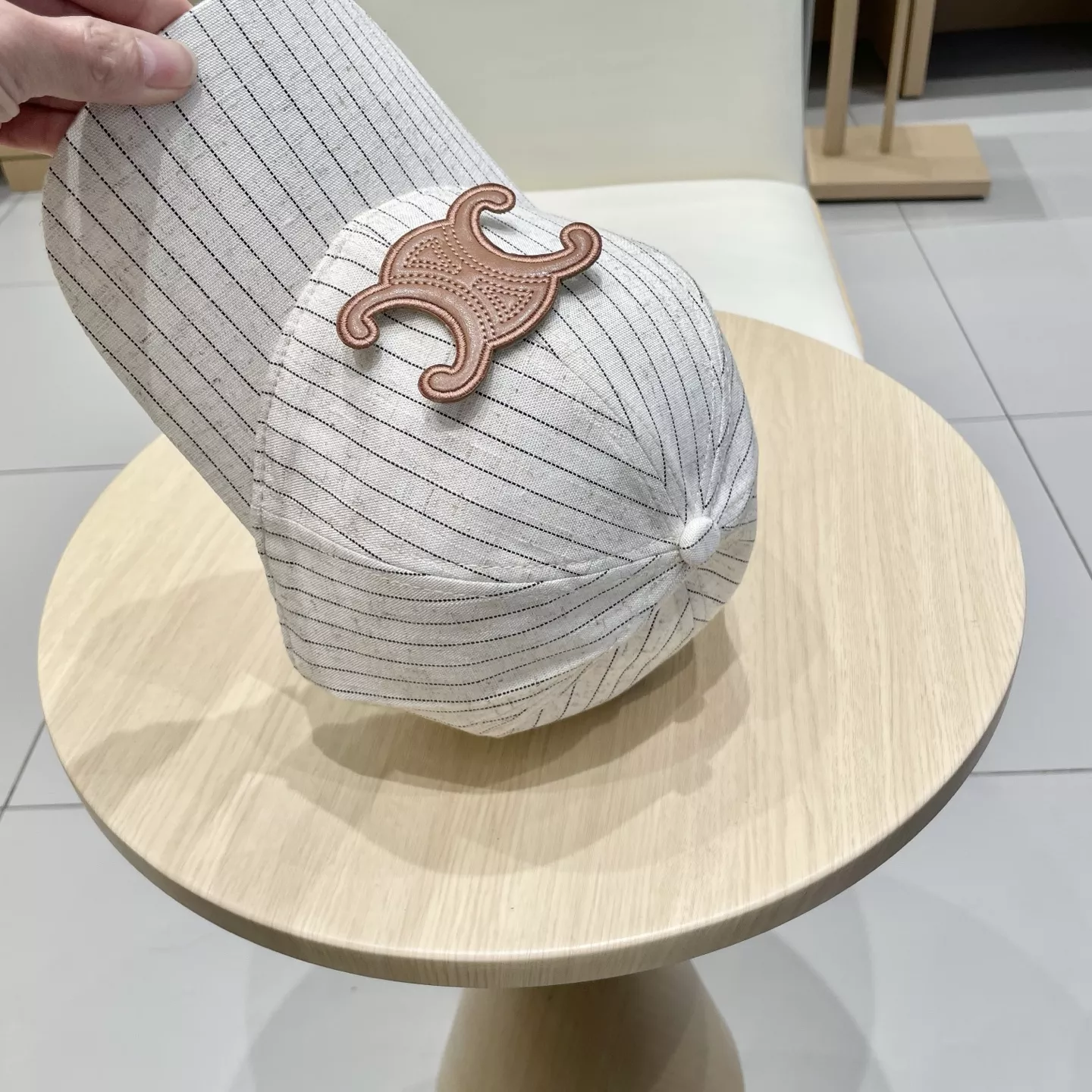 Celine Caps TopPick 6204