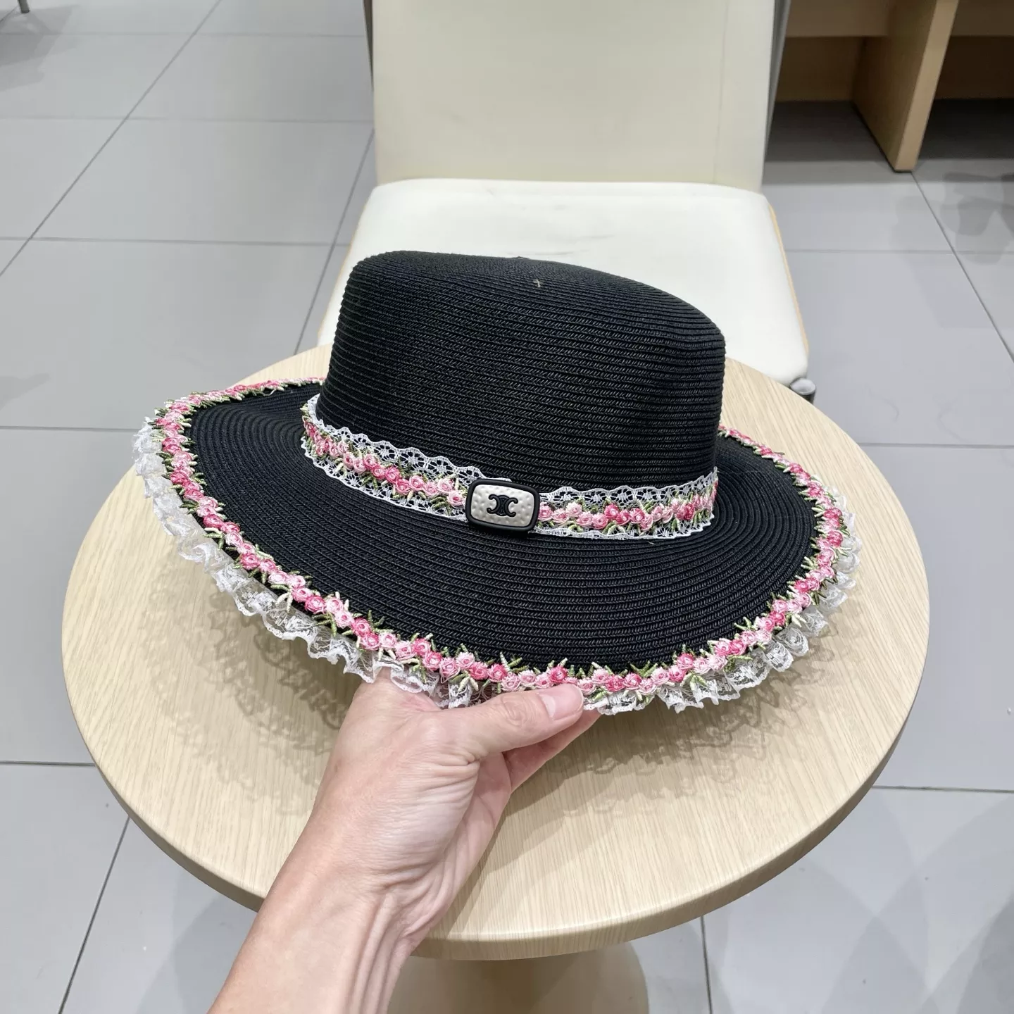 Celine Caps Trendsetting 9403