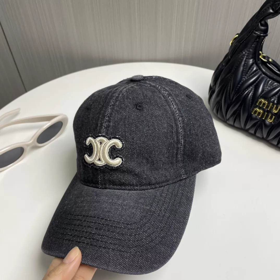 Celine Caps Versatile 4972