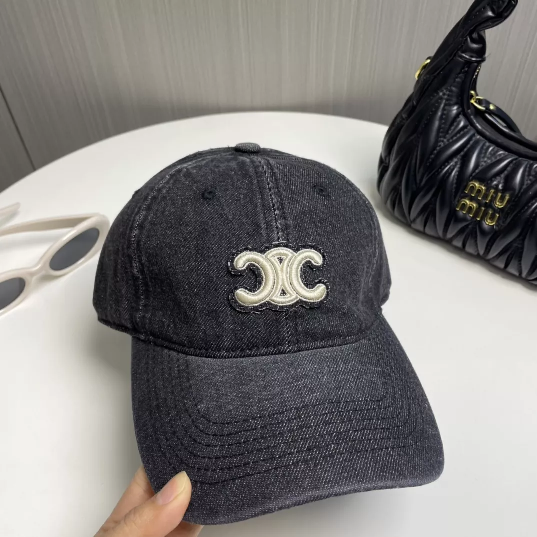 Celine Caps Versatile 4972