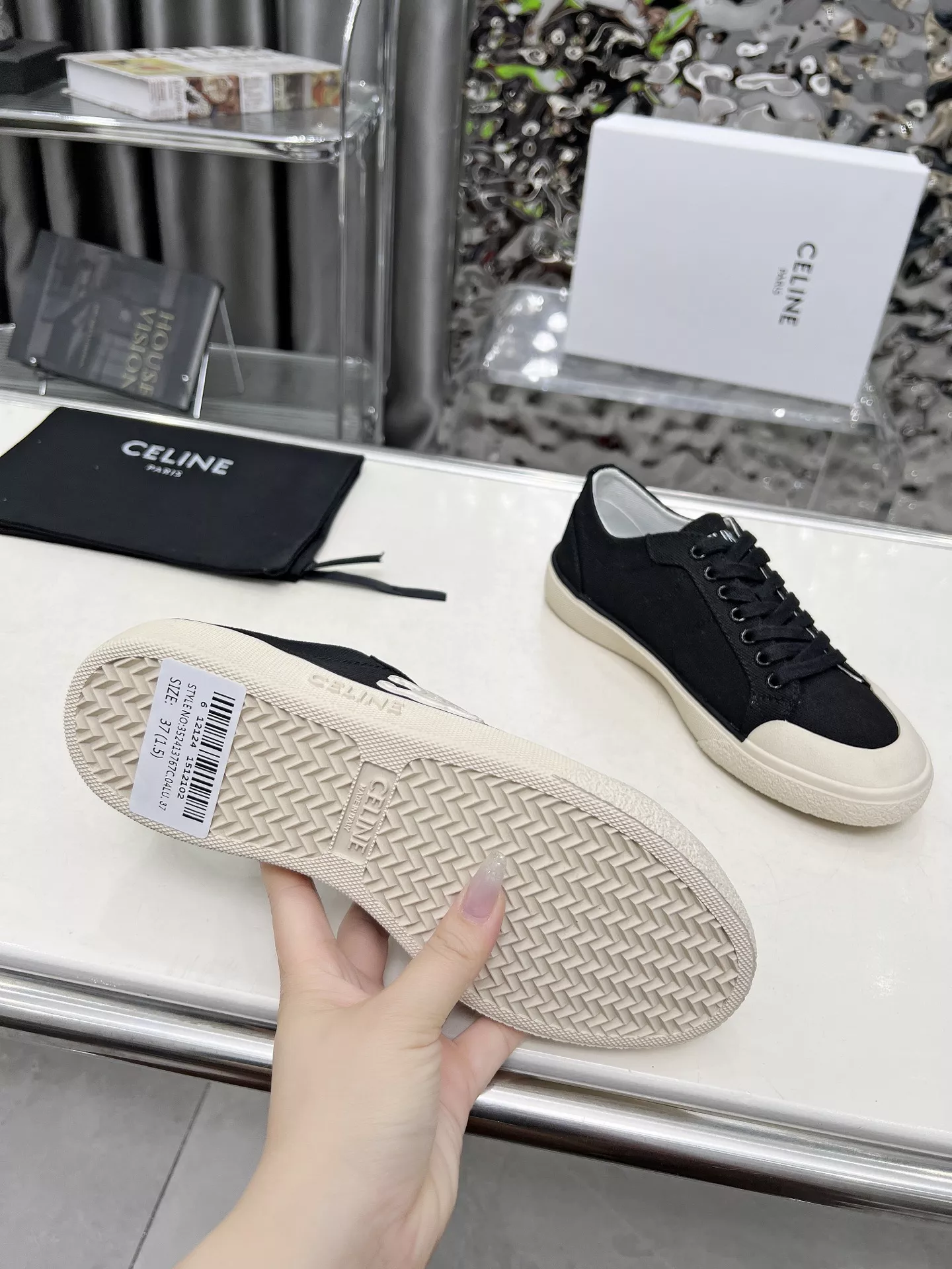 Celine Casual Shoes For Women Resilient 5659