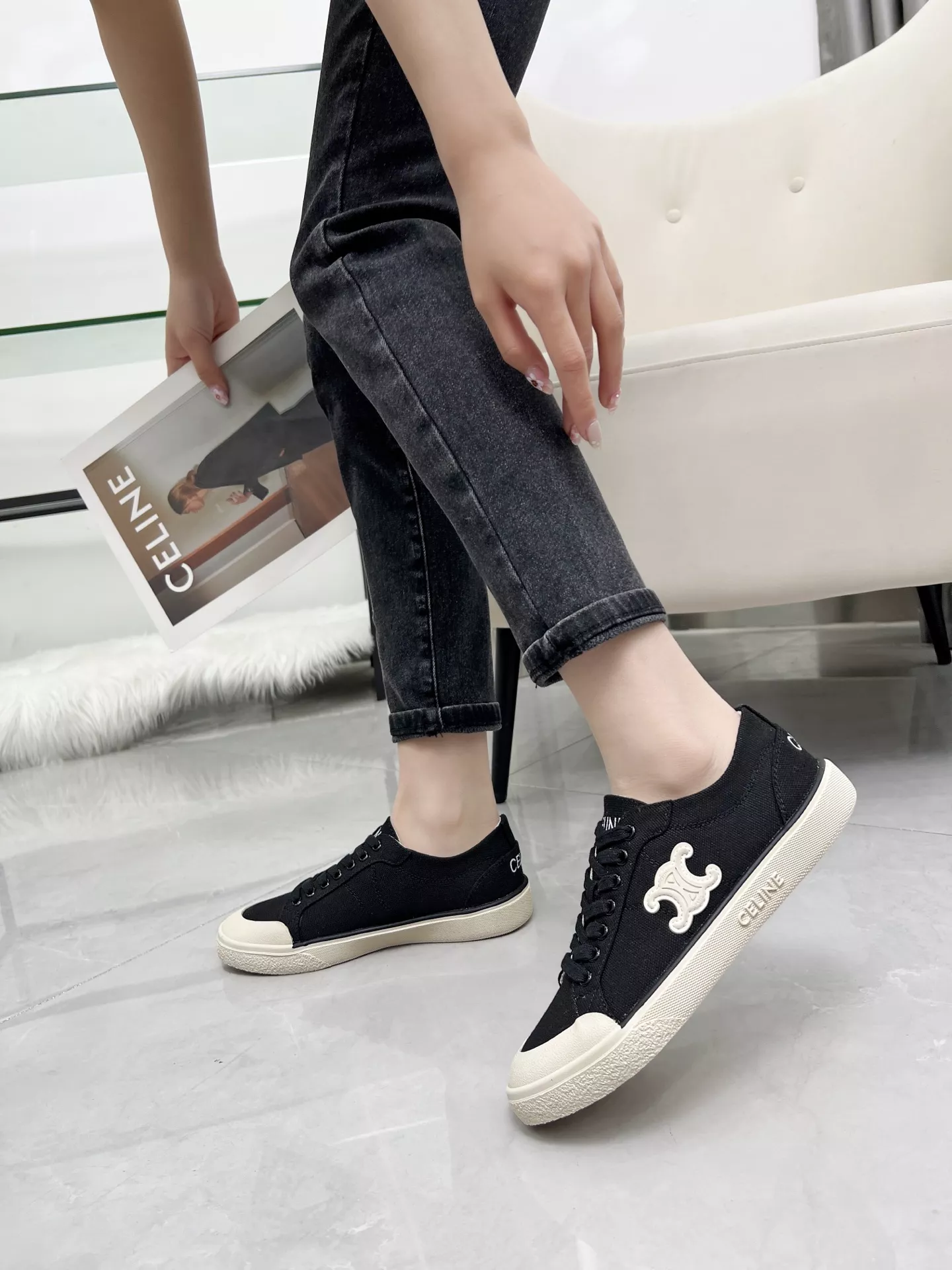 Celine Casual Shoes For Women Resilient 5659