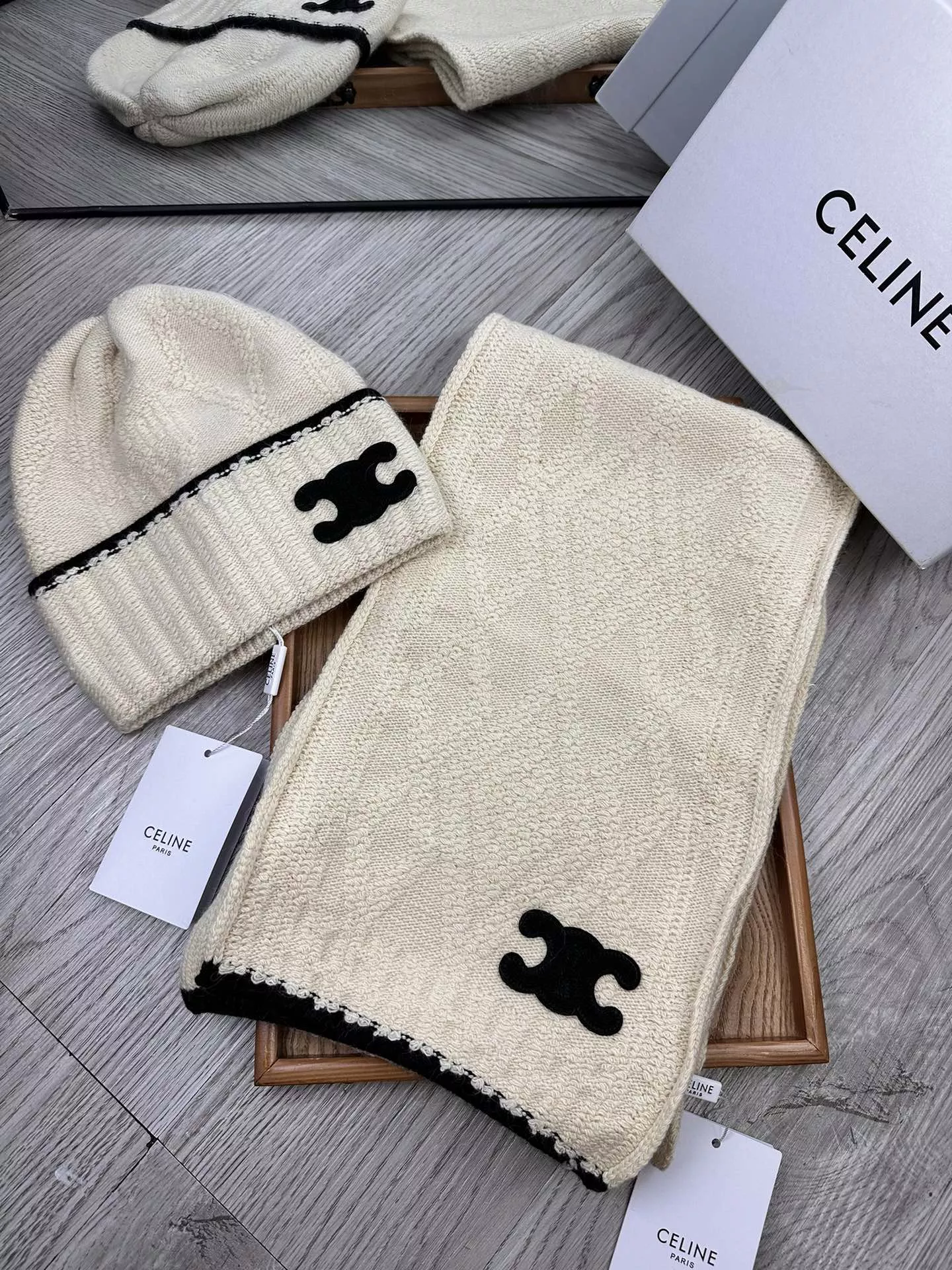 Celine Hat and Scarf Set Durable 111