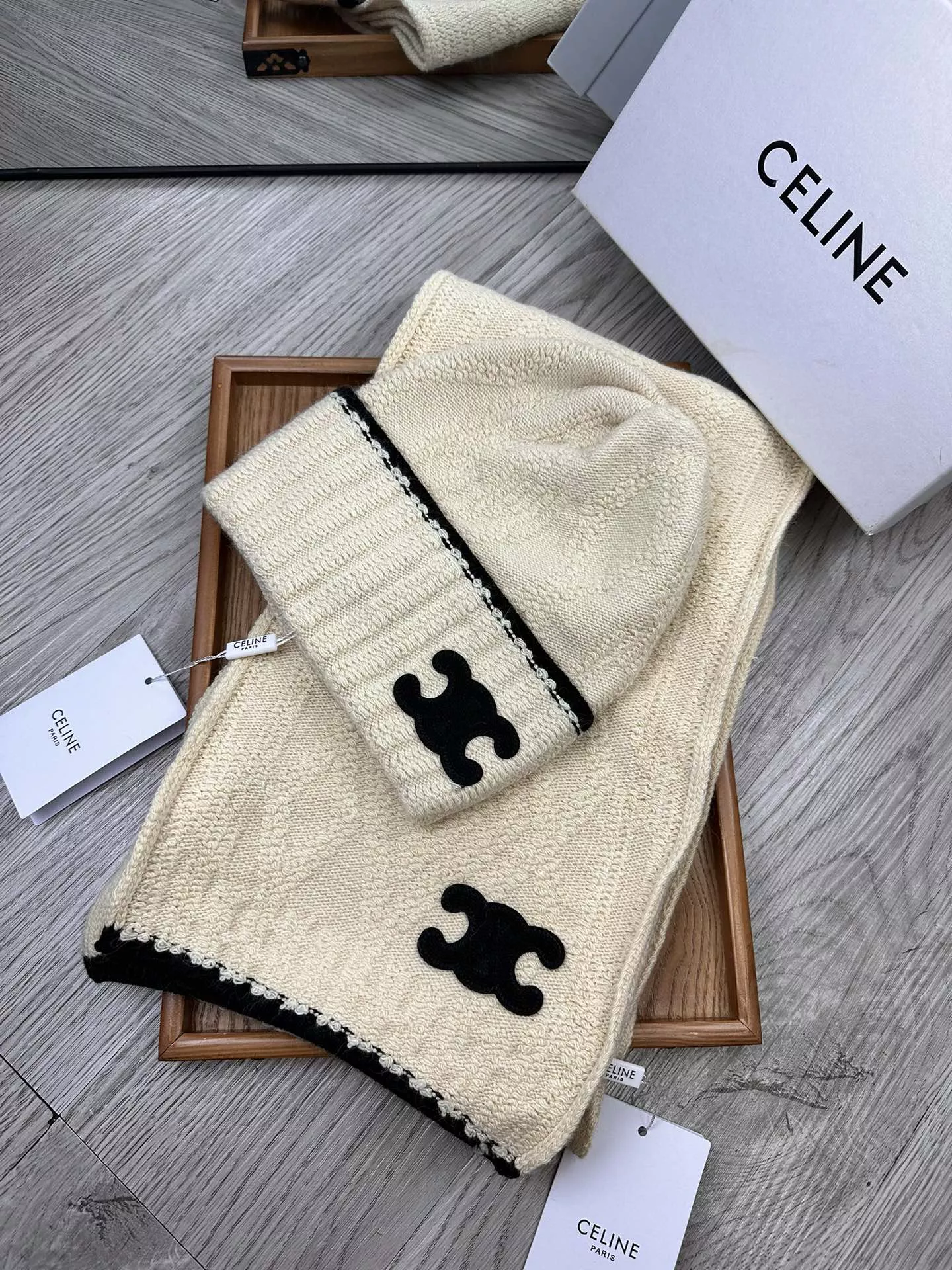 Celine Hat and Scarf Set Durable 111