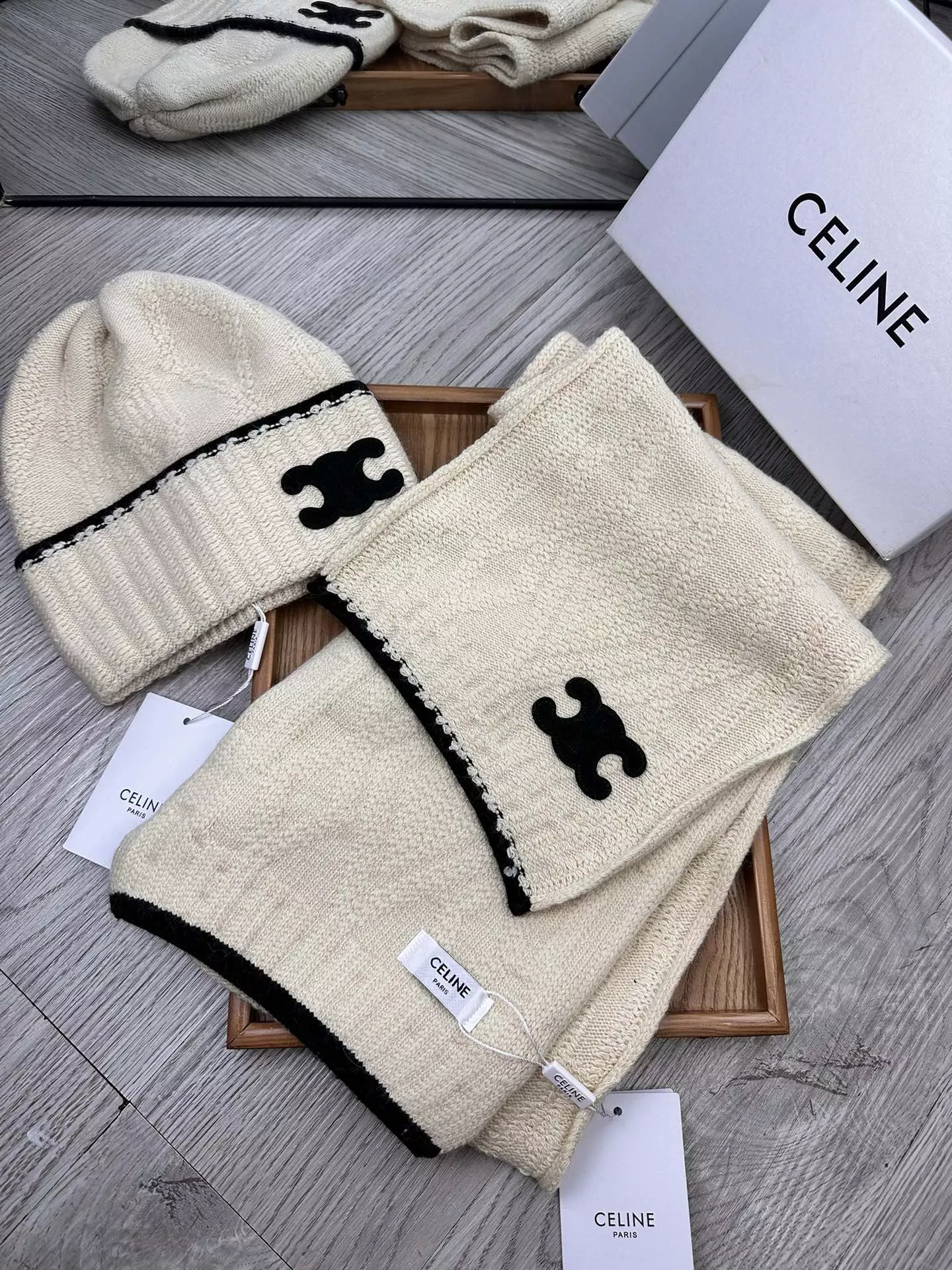 Celine Hat and Scarf Set Durable 111