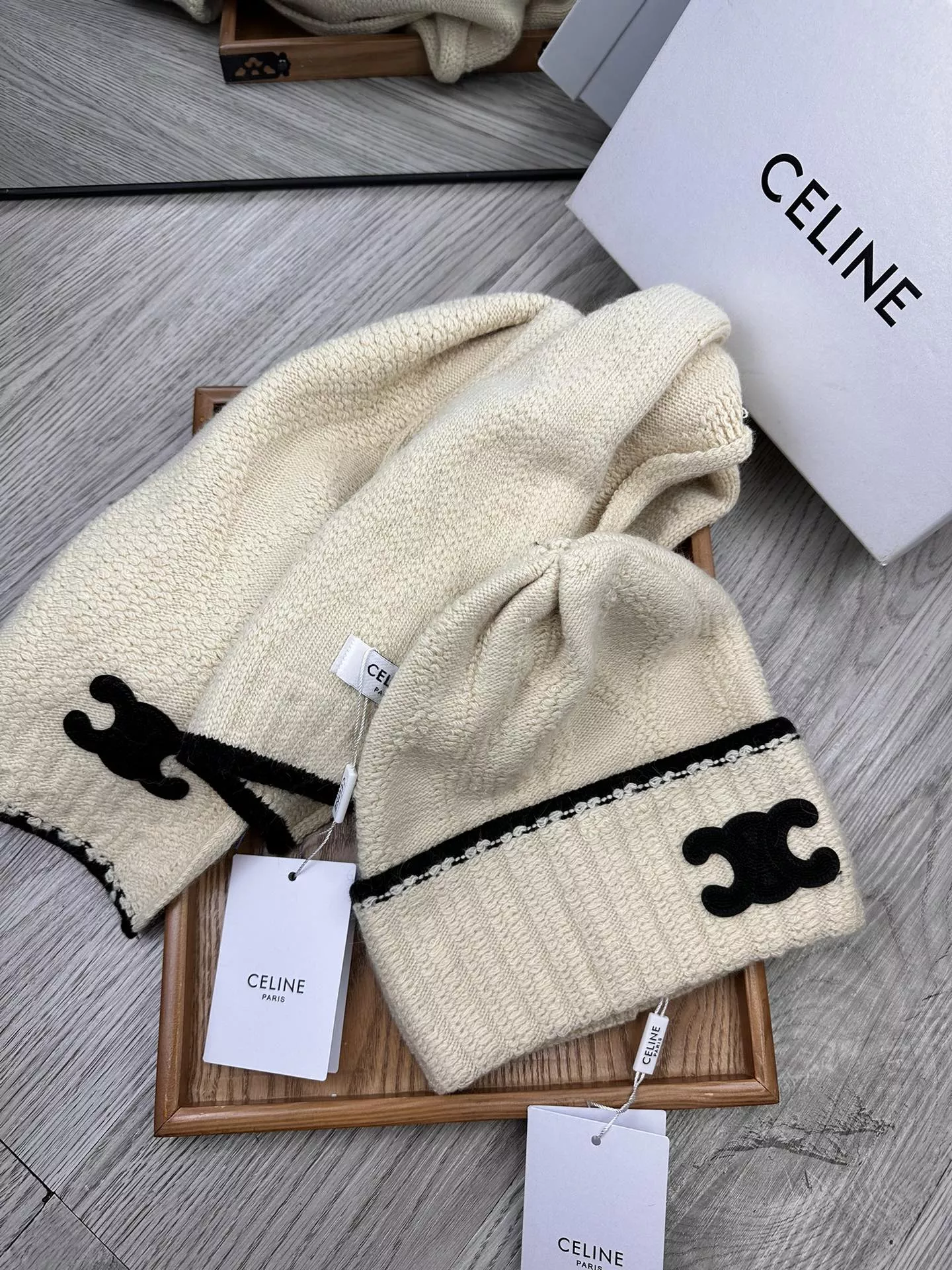 Celine Hat and Scarf Set Durable 111