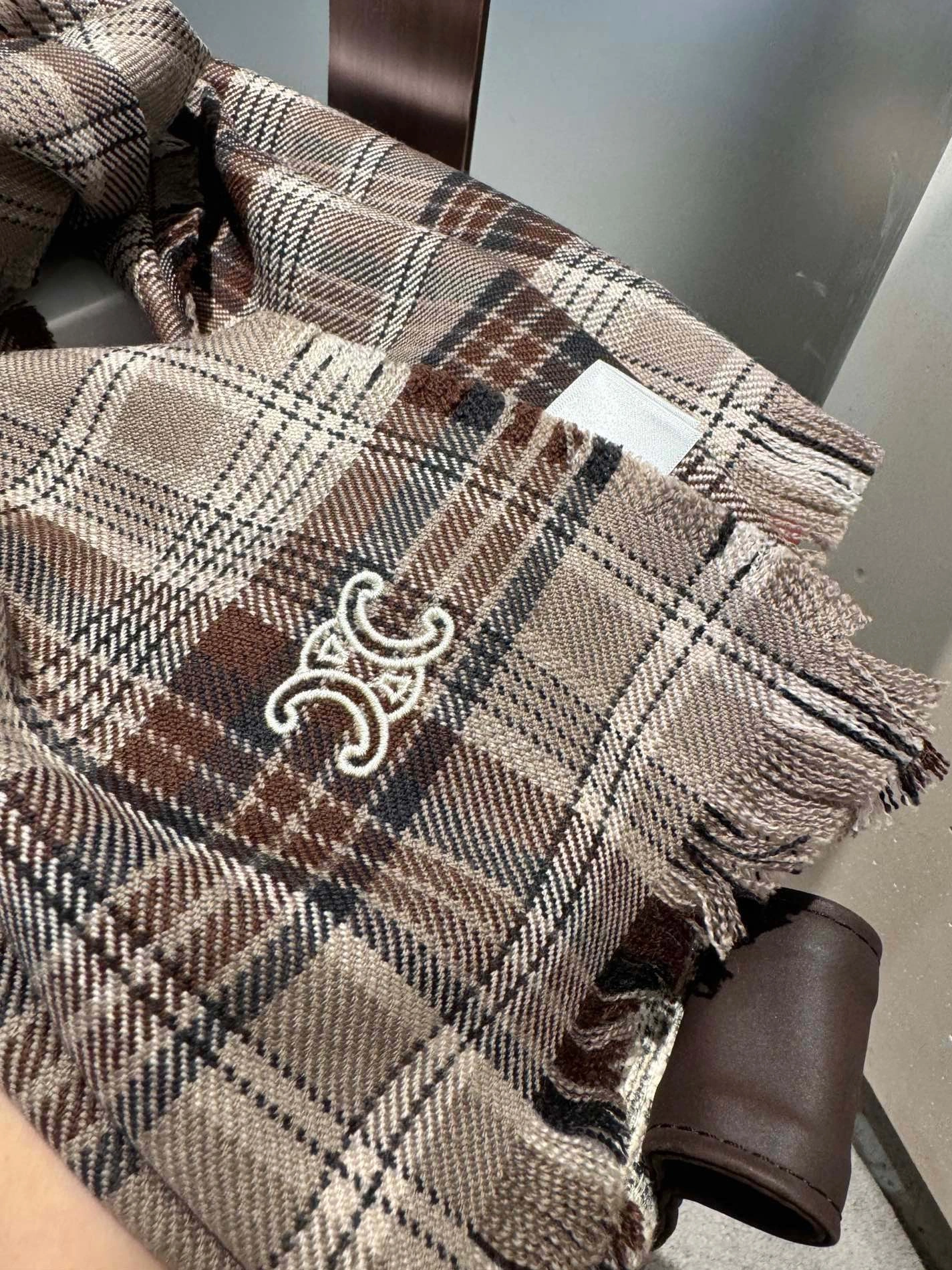 Celine Scarf Comfortable 8767