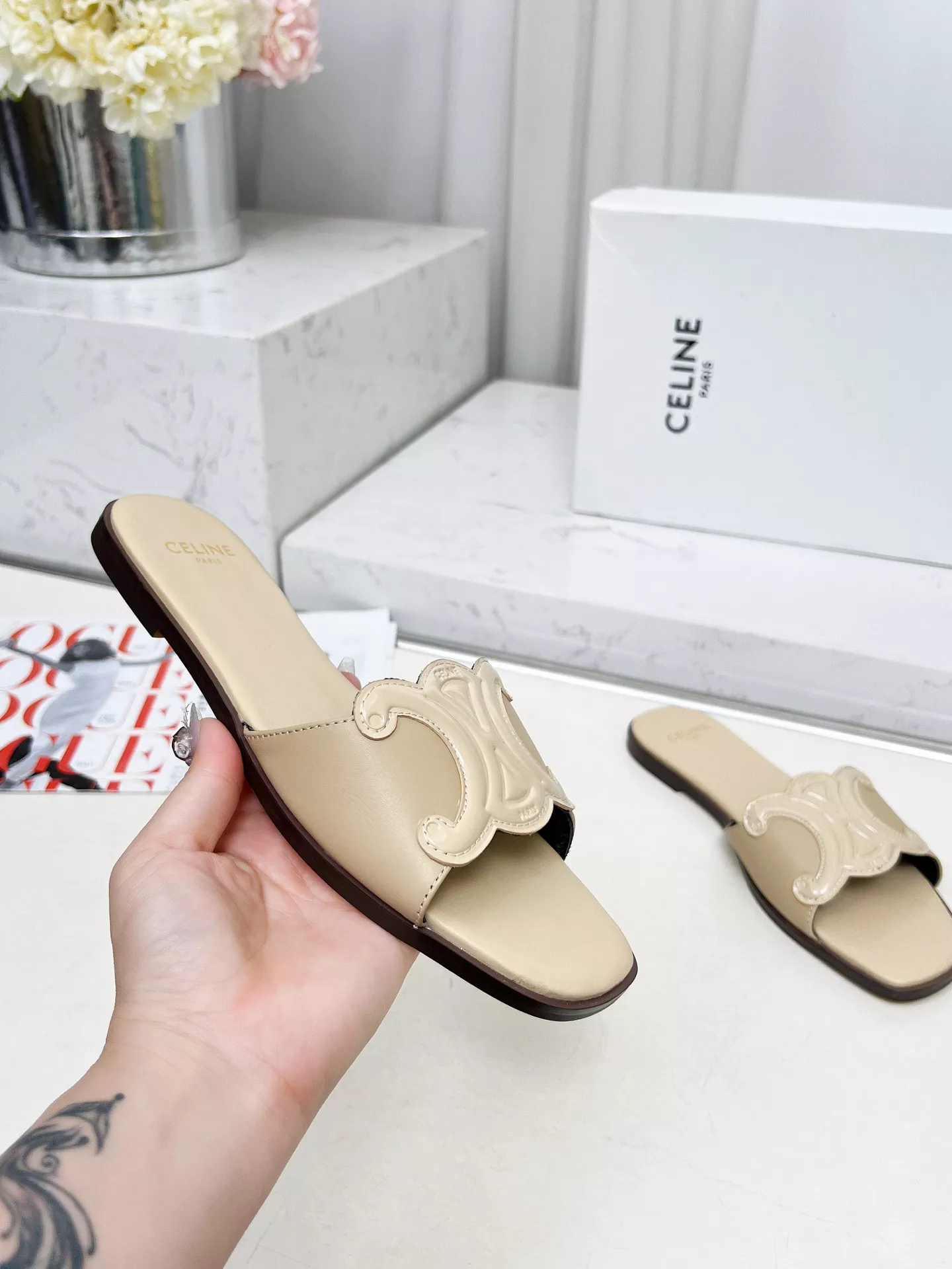 Celine Slippers For Women EyeCatching 7232