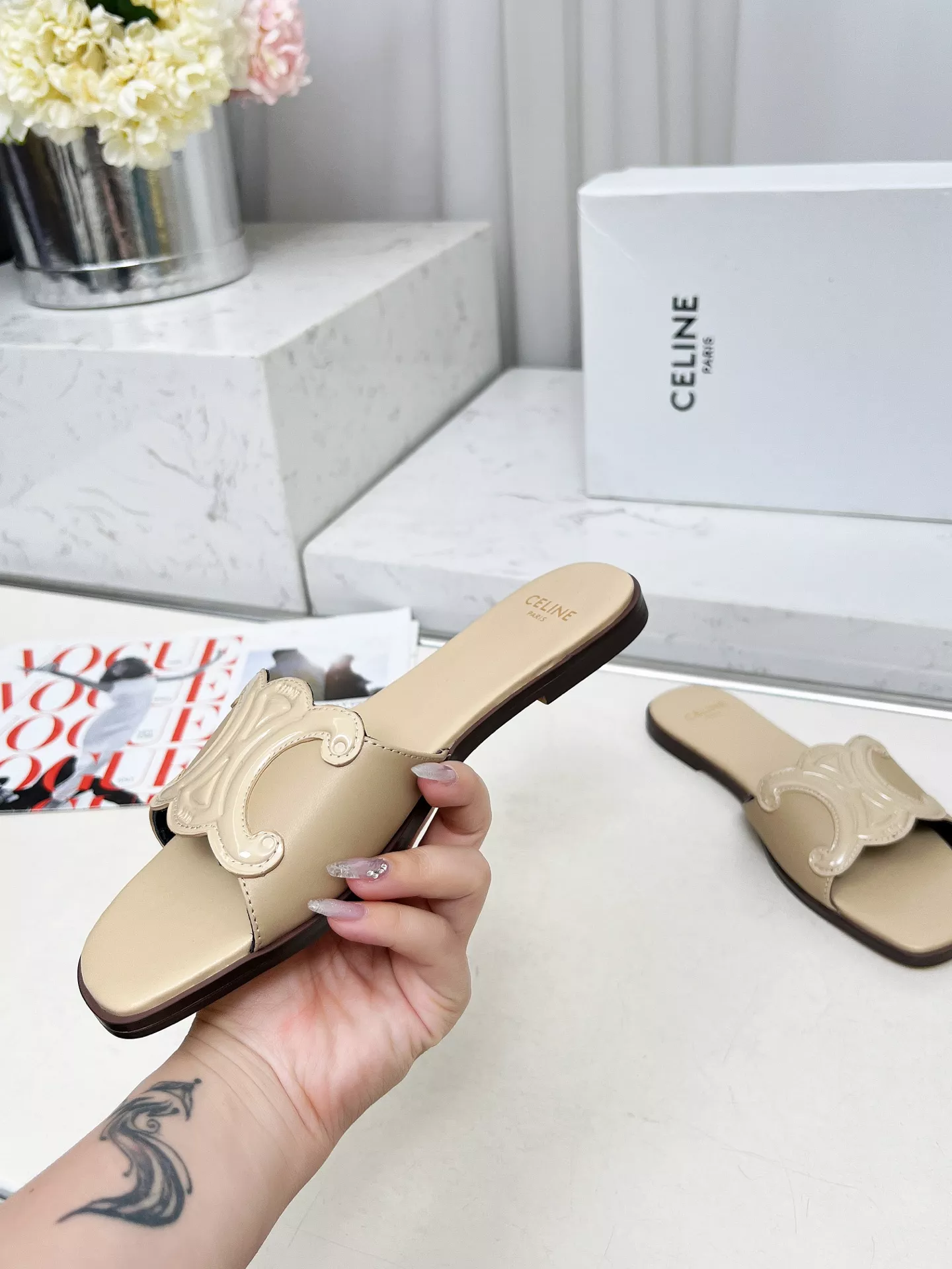 Celine Slippers For Women EyeCatching 7232