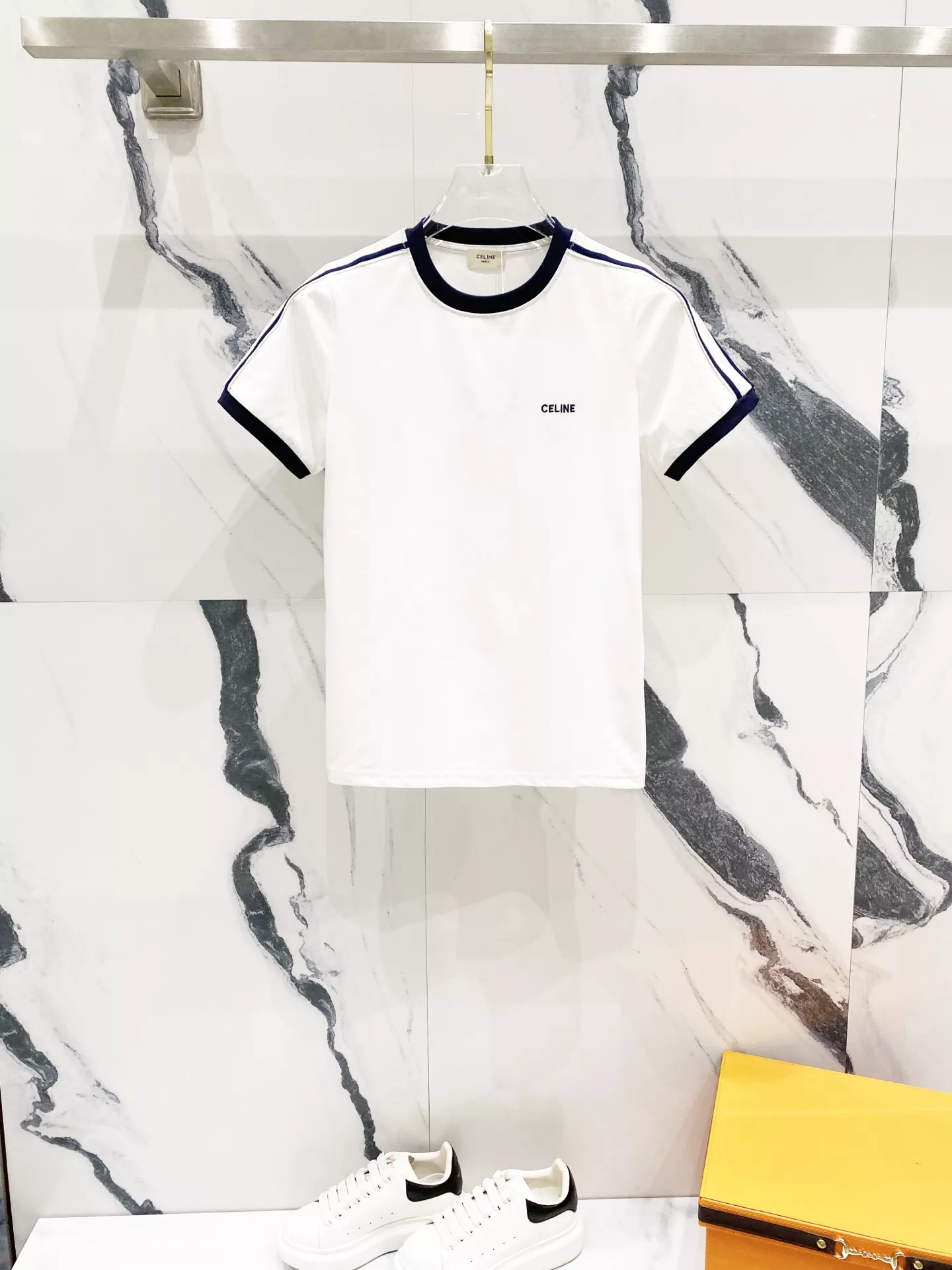Celine T-Shirts Short Sleeved For Women Minimalist 2883
