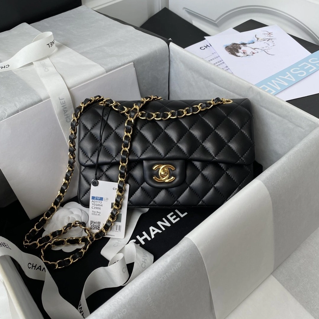 Chanel AAA Messenger Bags For Women Flexible 8406