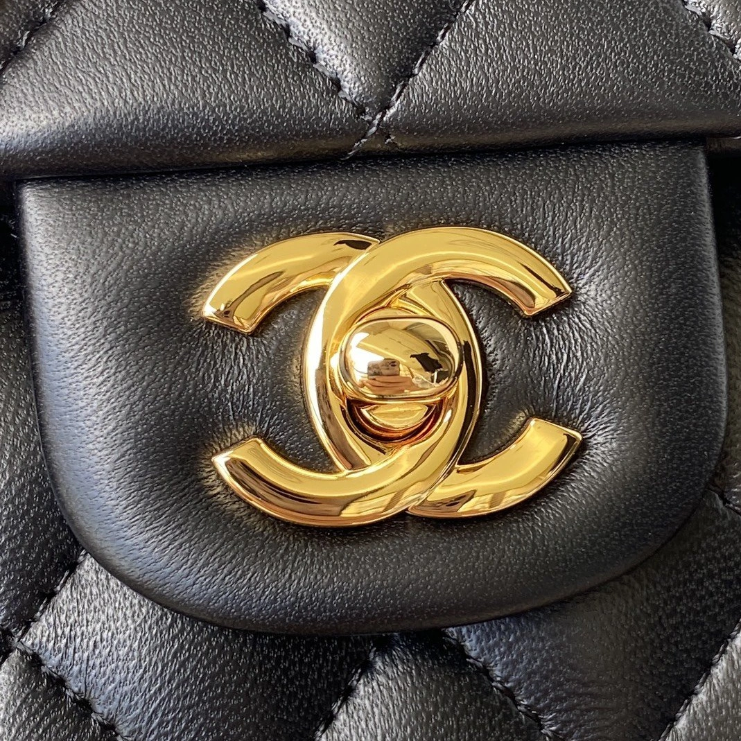 Chanel AAA Messenger Bags For Women Flexible 8406