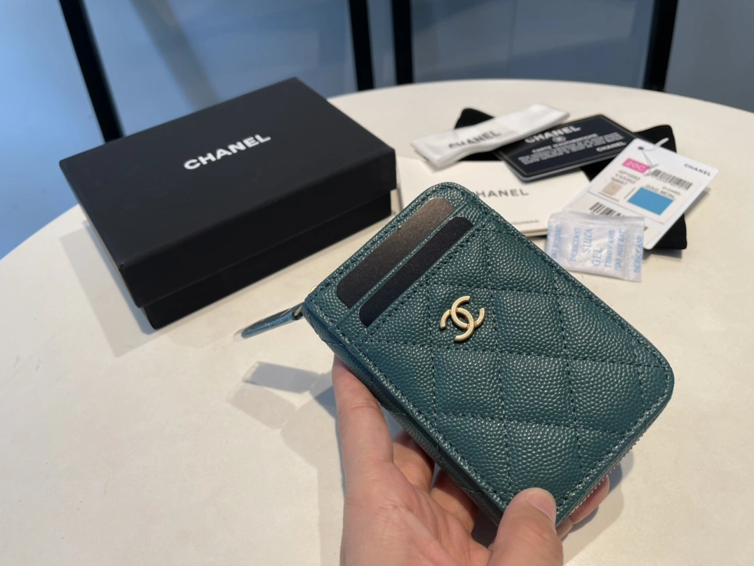 Chanel AAA Quality Card Case For Women Durable 5912