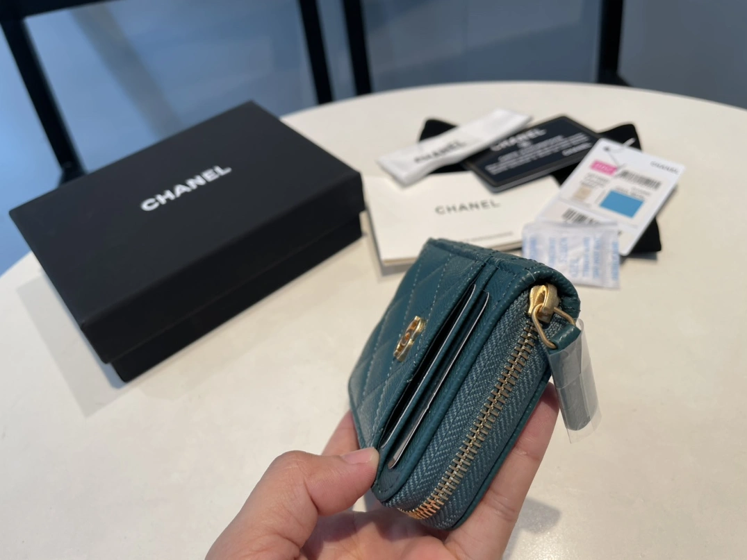 Chanel AAA Quality Card Case For Women Durable 5912