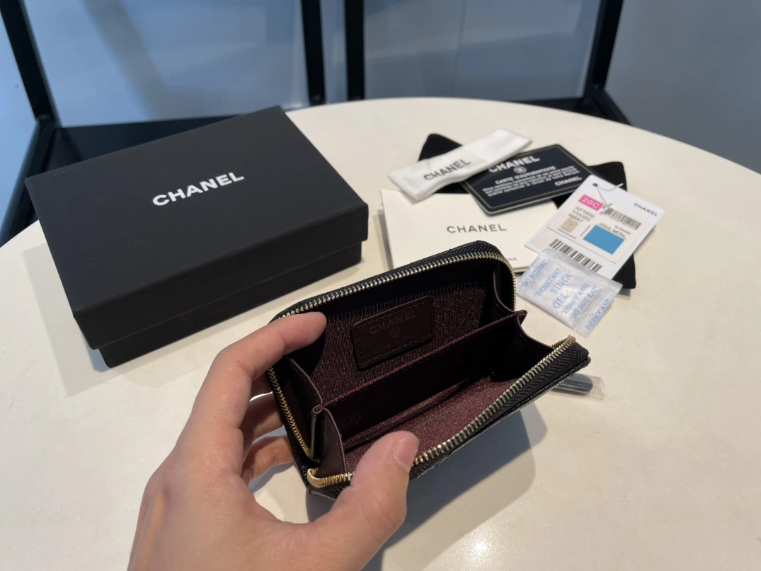 Chanel AAA Quality Card Case For Women Sleek 1599