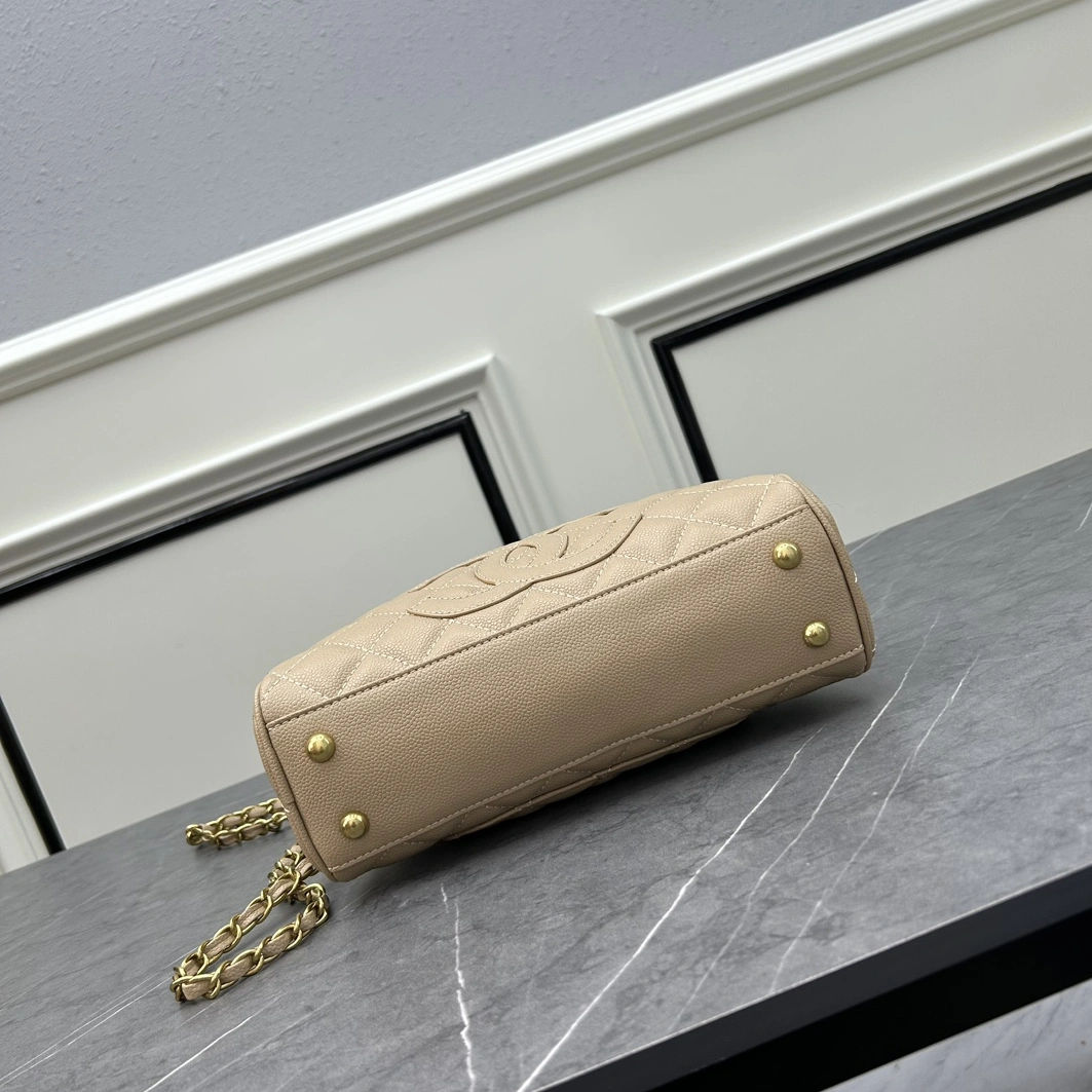 Chanel AAA Quality Handbags For Women AllSeason 1980