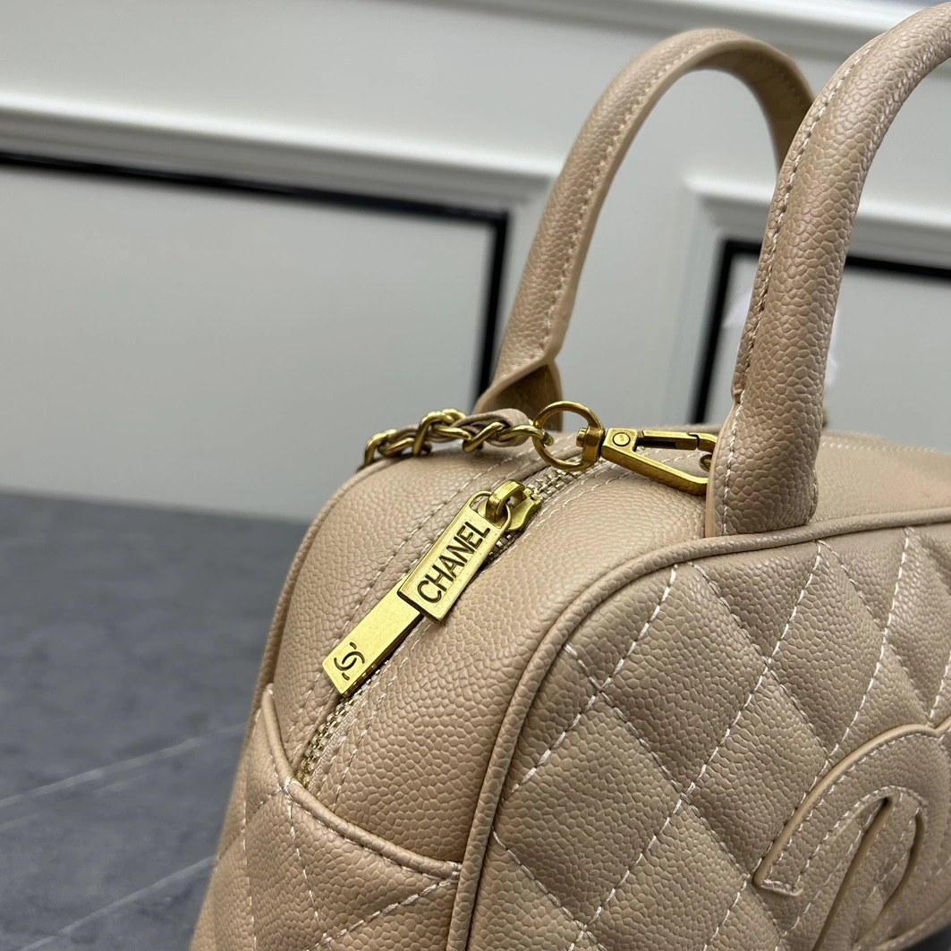 Chanel AAA Quality Handbags For Women AllSeason 1980