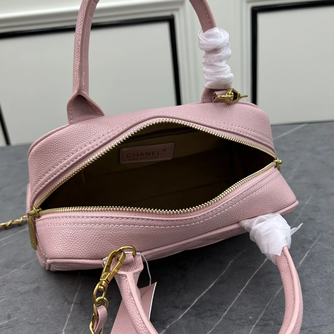 Chanel AAA Quality Handbags For Women Flexible 6931
