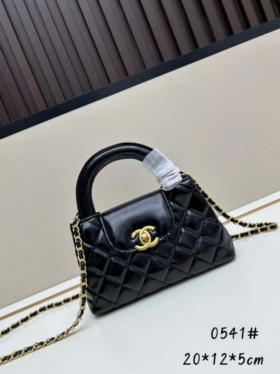 Chanel AAA Quality Handbags For Women Lightweight 2598