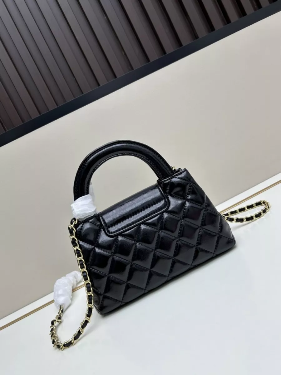 Chanel AAA Quality Handbags For Women Lightweight 2598