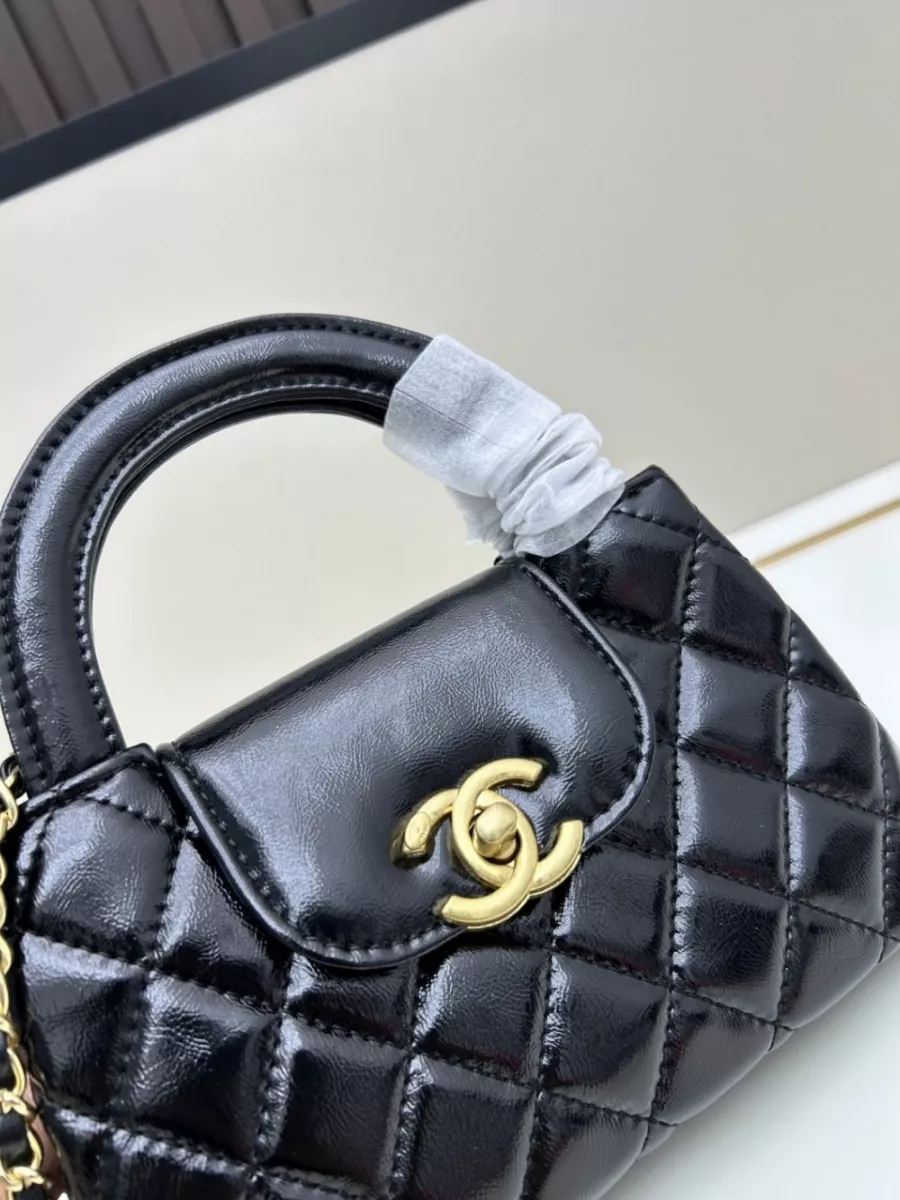 Chanel AAA Quality Handbags For Women Lightweight 2598