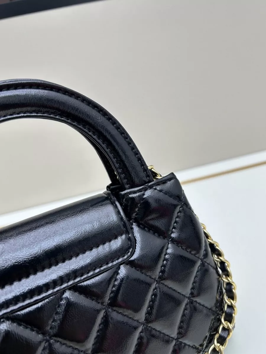 Chanel AAA Quality Handbags For Women Lightweight 2598