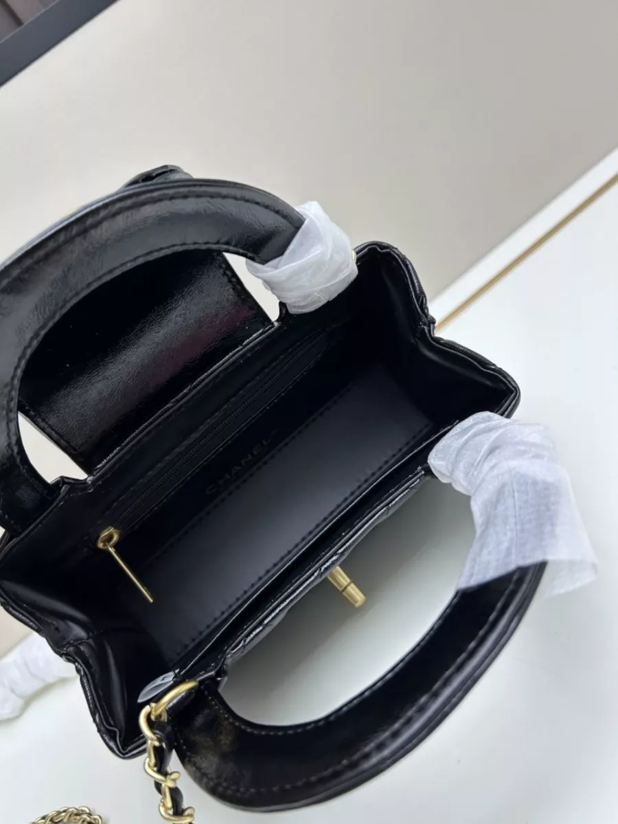 Chanel AAA Quality Handbags For Women Lightweight 2598