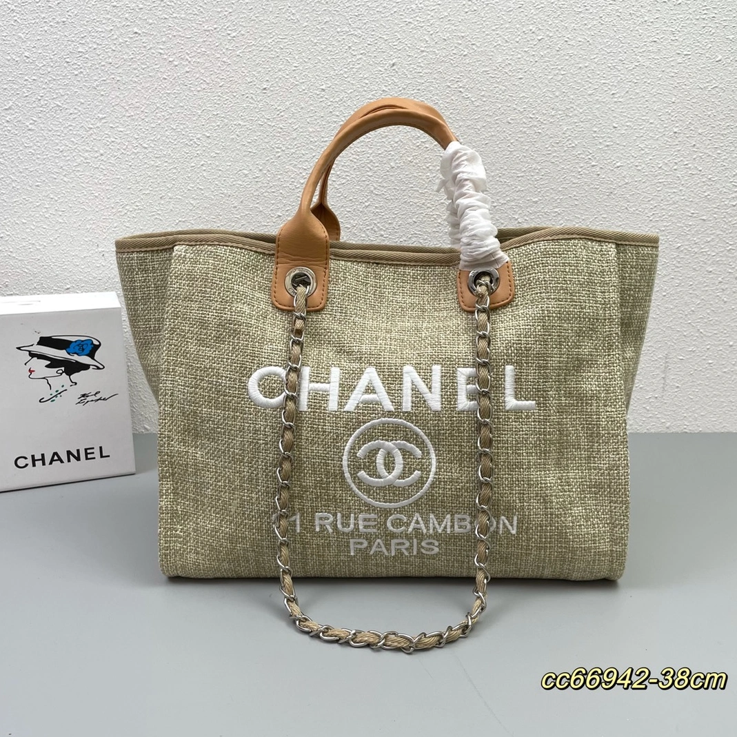 Chanel AAA Quality Handbags For Women Minimalist 3841