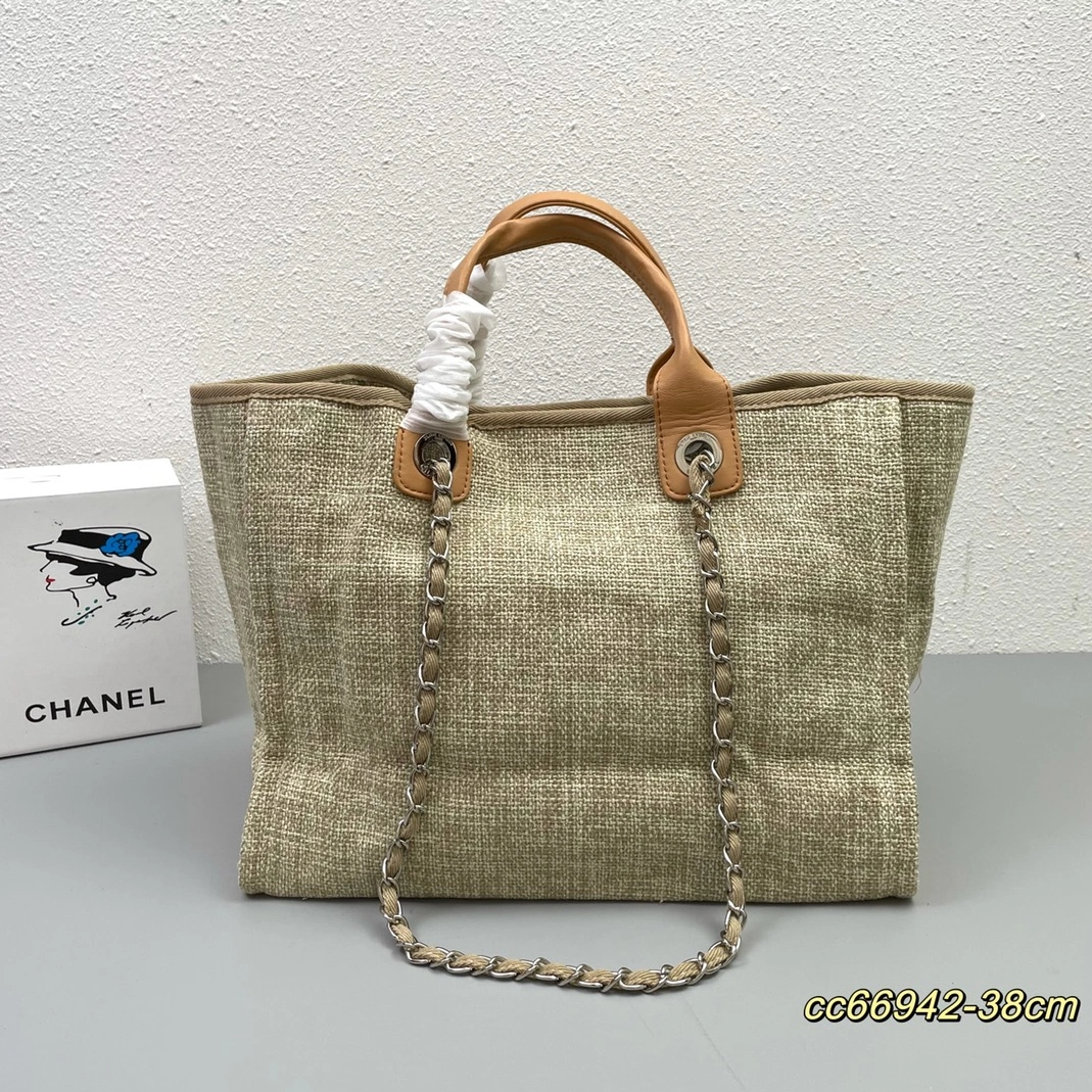 Chanel AAA Quality Handbags For Women Minimalist 3841