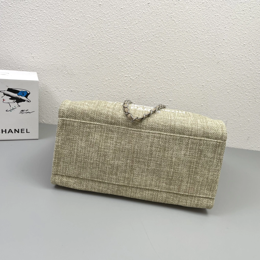 Chanel AAA Quality Handbags For Women Minimalist 3841