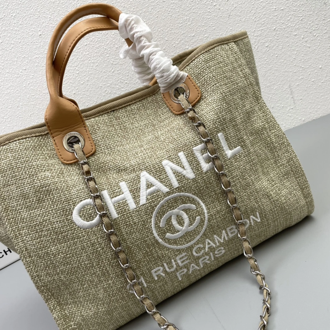 Chanel AAA Quality Handbags For Women Minimalist 3841