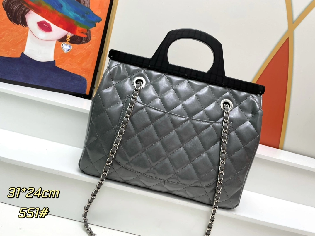 Chanel AAA Quality Handbags For Women Trendsetting 6307