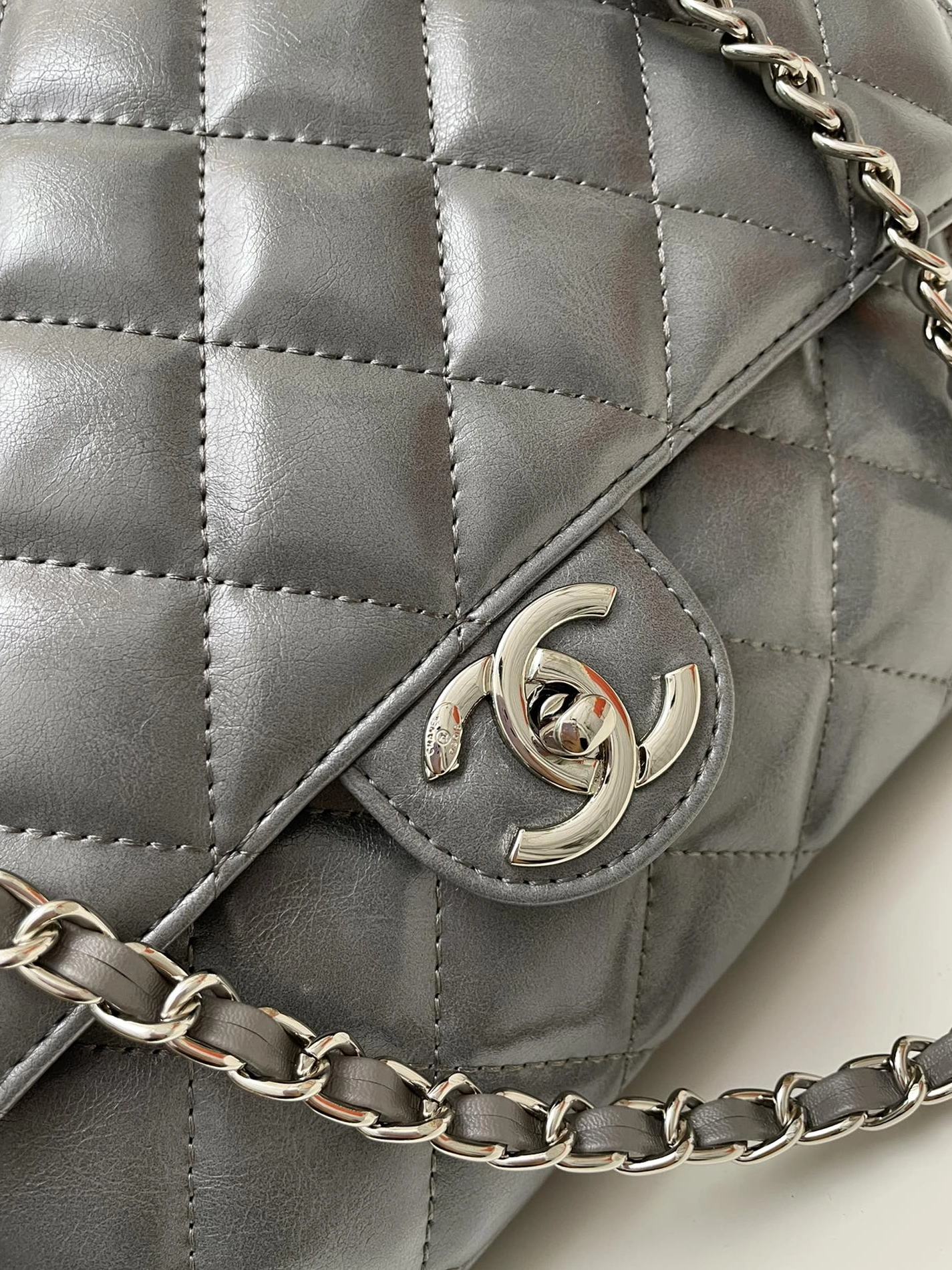 Chanel AAA Quality Handbags For Women Trendsetting 6307