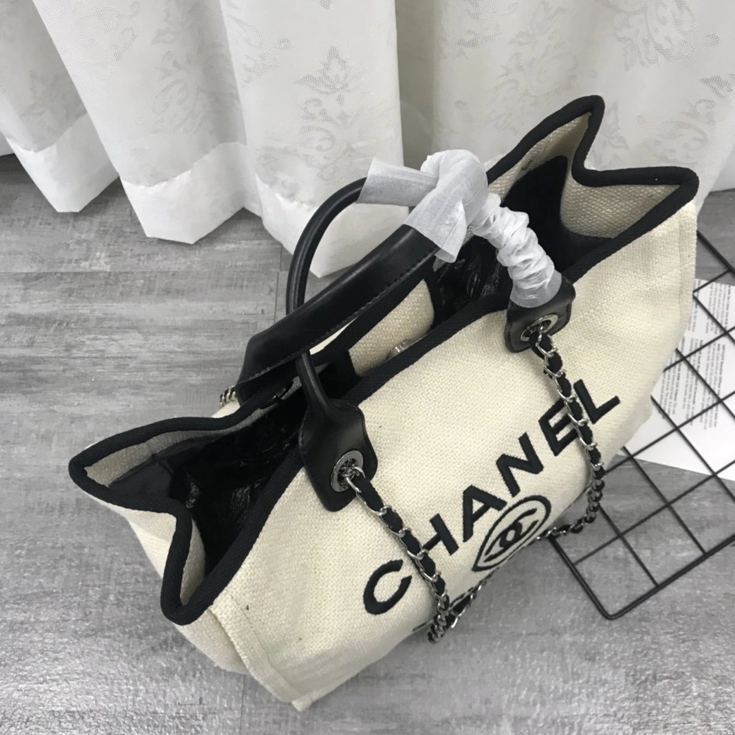 Chanel AAA Quality Handbags Versatile 5657