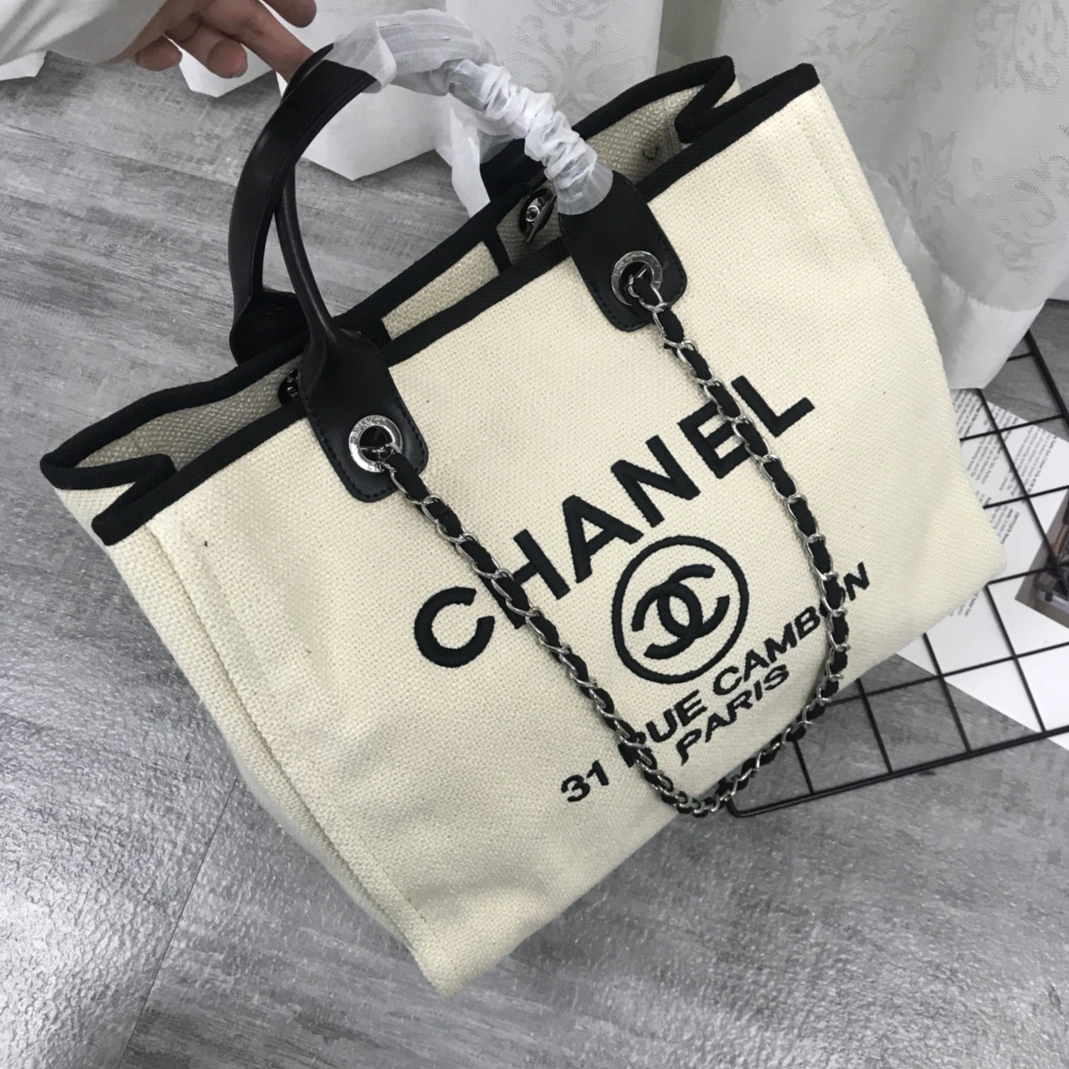 Chanel AAA Quality Handbags Versatile 5657