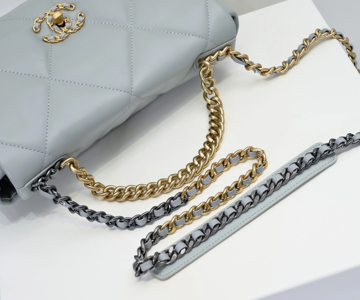 Chanel AAA Quality Messenger Bags AllSeason 3653