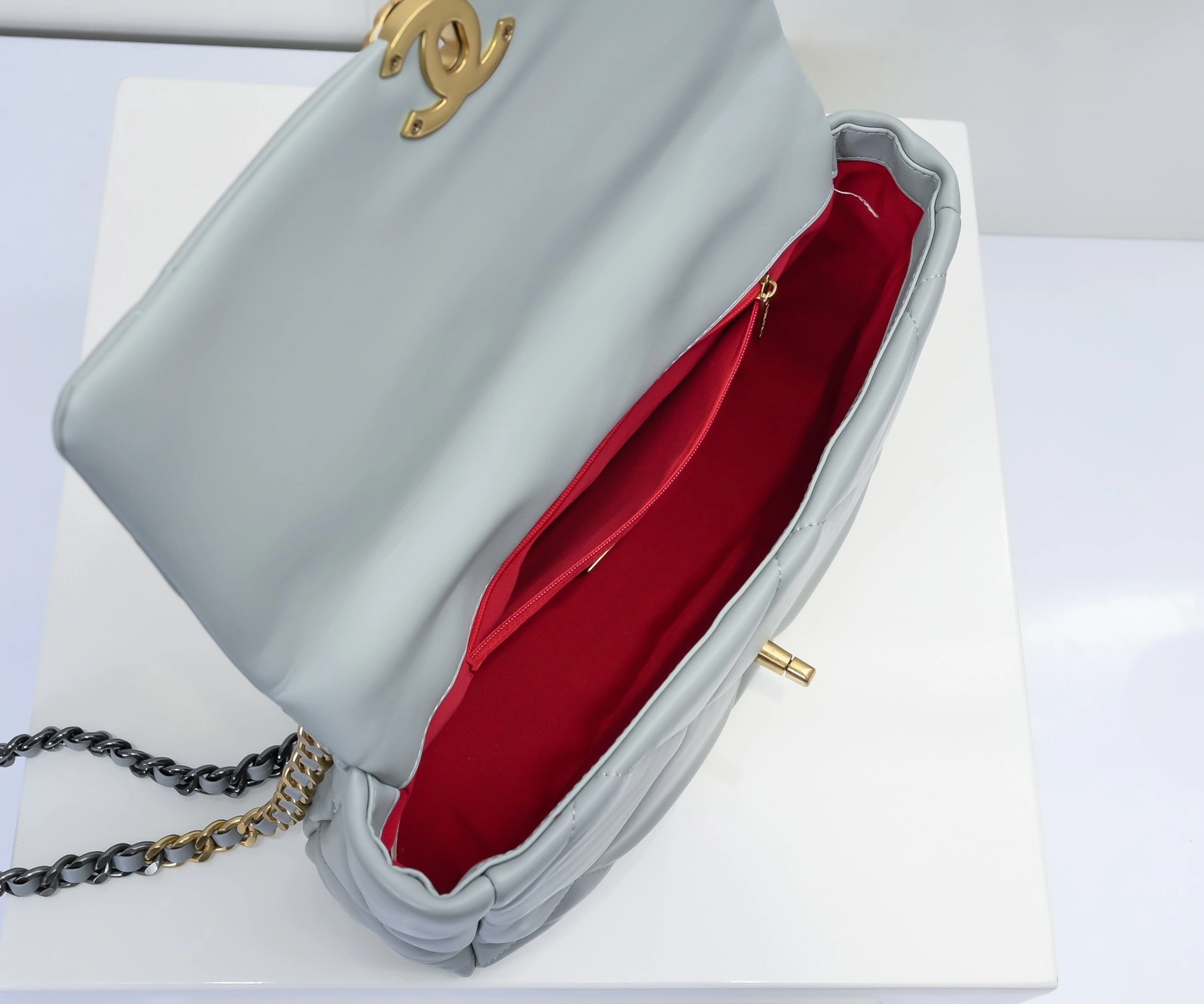 Chanel AAA Quality Messenger Bags AllSeason 3653