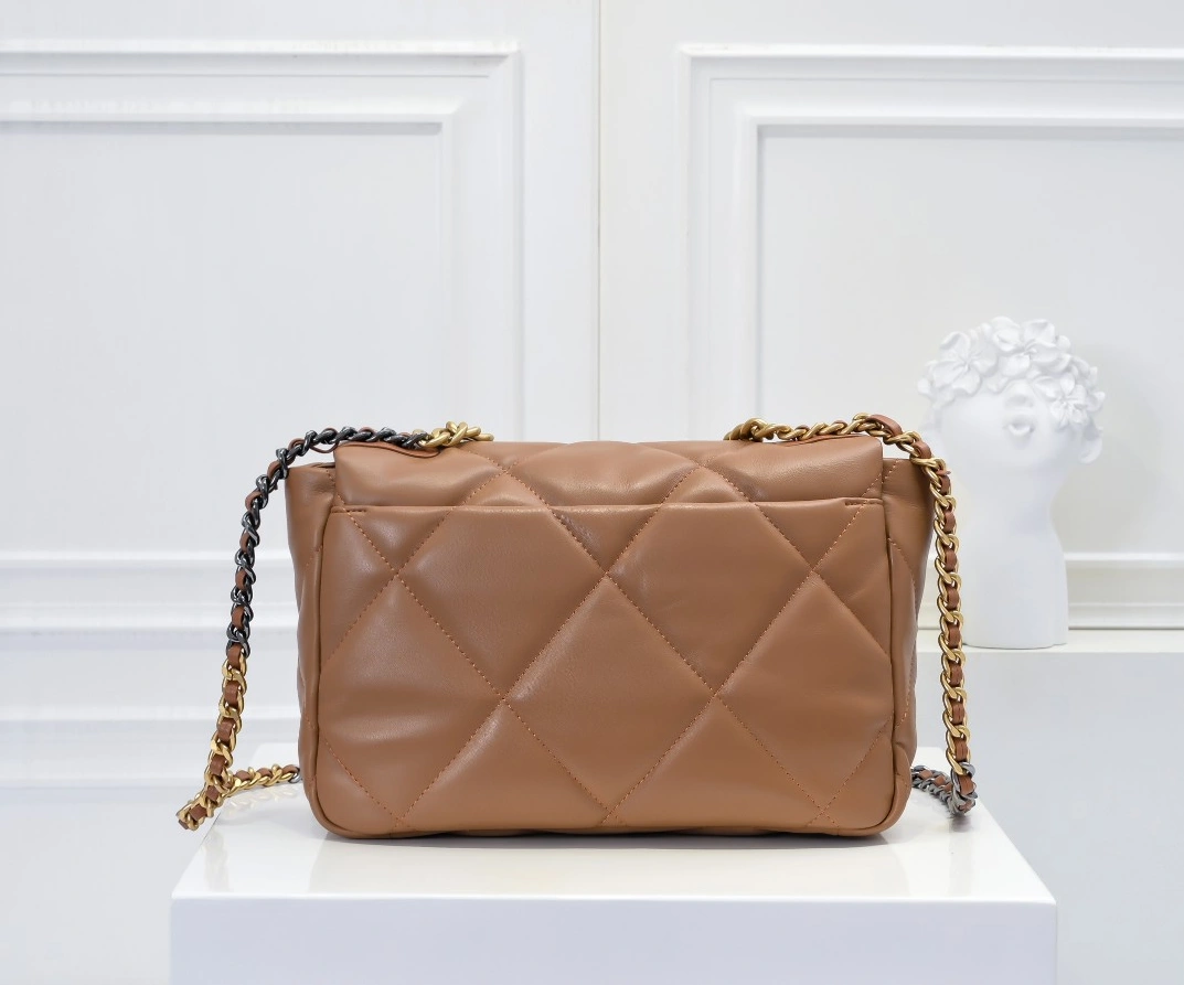 Chanel AAA Quality Messenger Bags AllSeason 4459